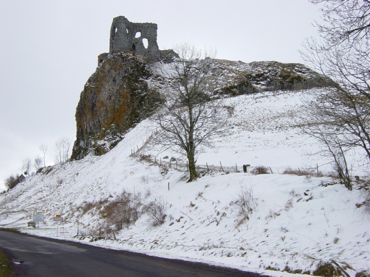 Chateau sousla neige - Apchon