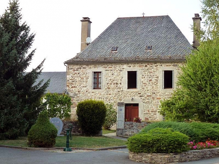 Maison du village - Champs-sur-Tarentaine-Marchal