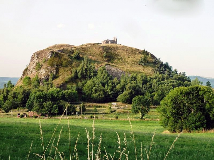 Le rocher de Chastel - Chastel-sur-Murat