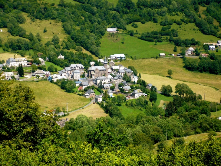 Vue sur le village - Le Falgoux