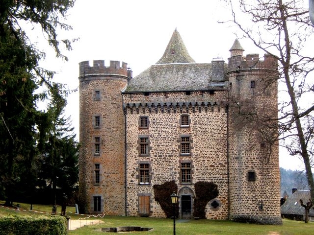 Le château vu du parc - Les Ternes