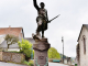 Photo suivante de Montboudif Monument-aux-Morts