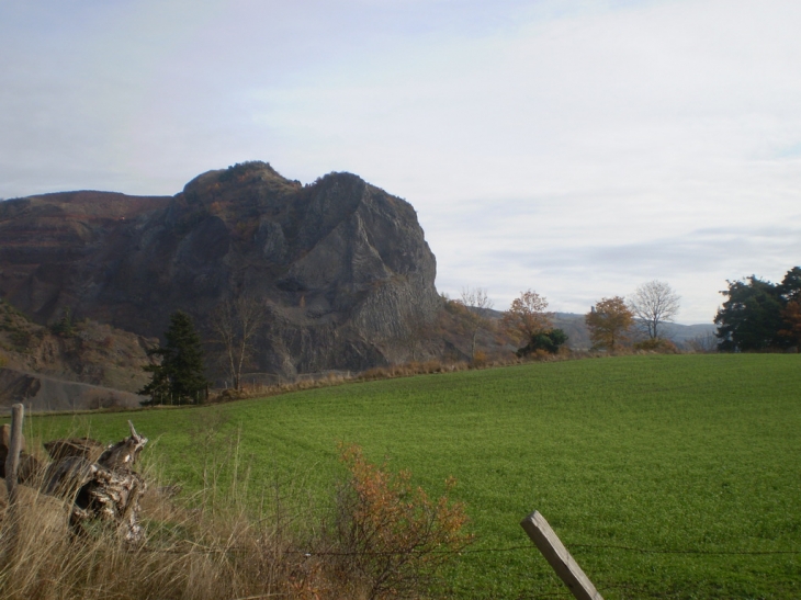 Le rocher de Laval Neussargues Moissac - Neussargues-Moissac