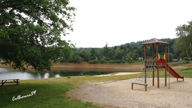 Lac du Barrage D'Enchanet - Pleaux