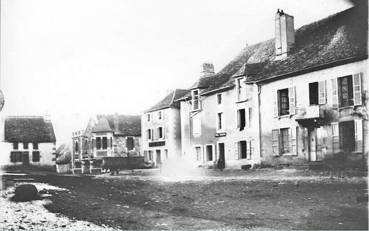 L' ancienne , ancienne poste ; années 1900 - Saignes