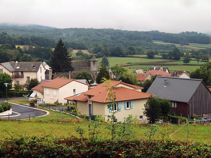 Vue sur le village - Saint-Mamet-la-Salvetat