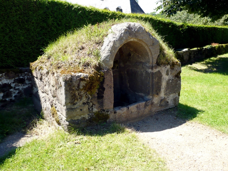 Le puits - Saint-Martin-Cantalès