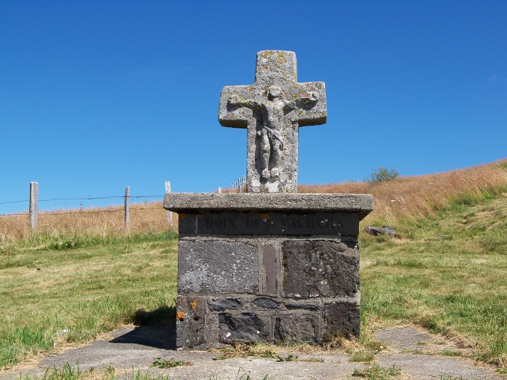 Croix des vachers vers le Puy Violent 1 - Saint-Paul-de-Salers