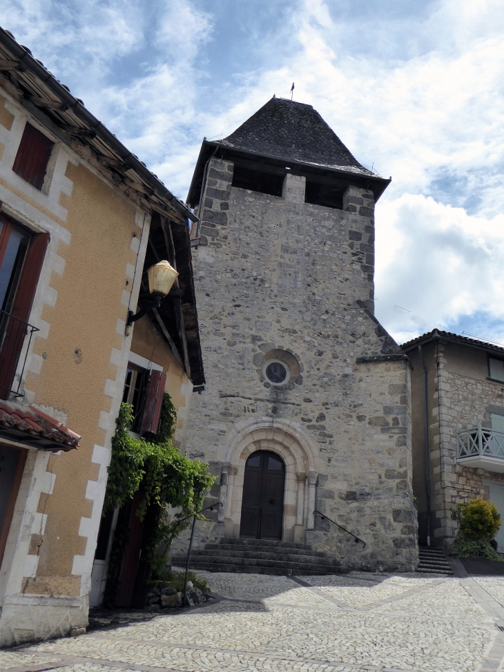 L'église - Saint-Santin-de-Maurs