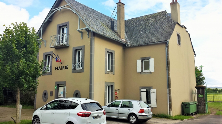 Mairie de Ségur-Les-Villas, Ancienne maison où mon Père (Henri PICOLLET) à vécu pendant toute son enfance