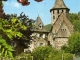 Photo suivante de Vic-sur-Cère Un aspect du Bourg, dominé par l'église du XII° aux XVII° (carte postale de 1980)