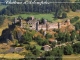 Sur un roc de basalte dominant la Loire, ruines d'un château fort du XI°, flanqué de Tours (carte postale de 1990)