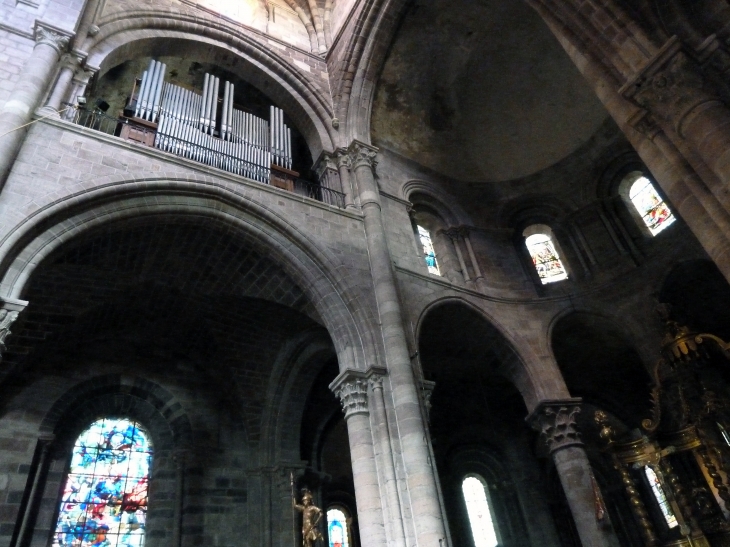 La basilique saint Julien : l'intérieur - Brioude