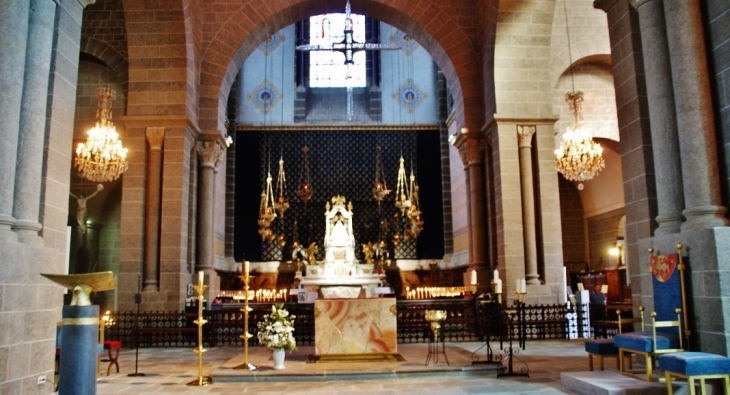 +Cathédrale Notre-Dame  - Le Puy-en-Velay