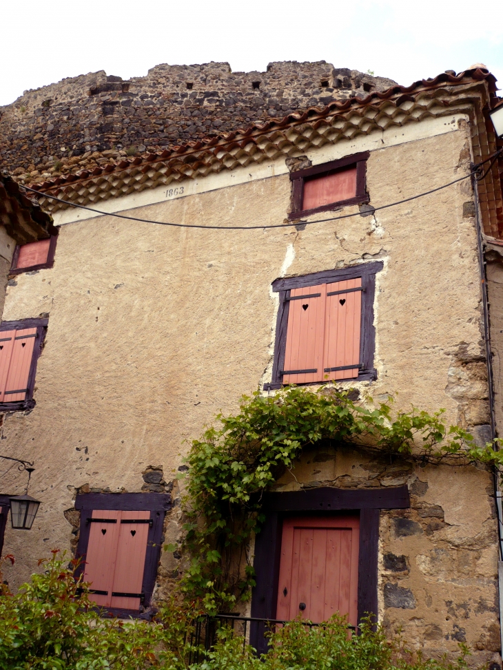 Vieille maison - Saint-Ilpize