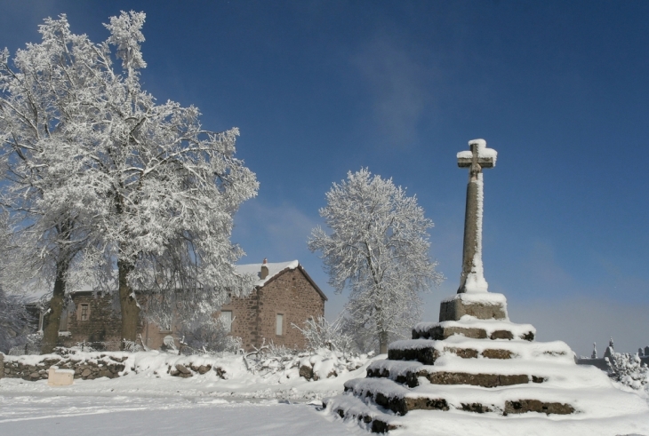 Saint Jean Lachalm - paysage de neige - Saint-Jean-Lachalm