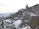 Saint Privat d'Allier - le château et l'église avec neige
