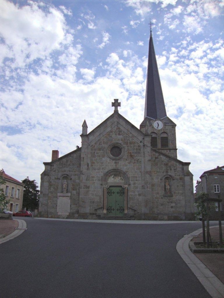 Saint-Victor-Malescours (43140) église, façade