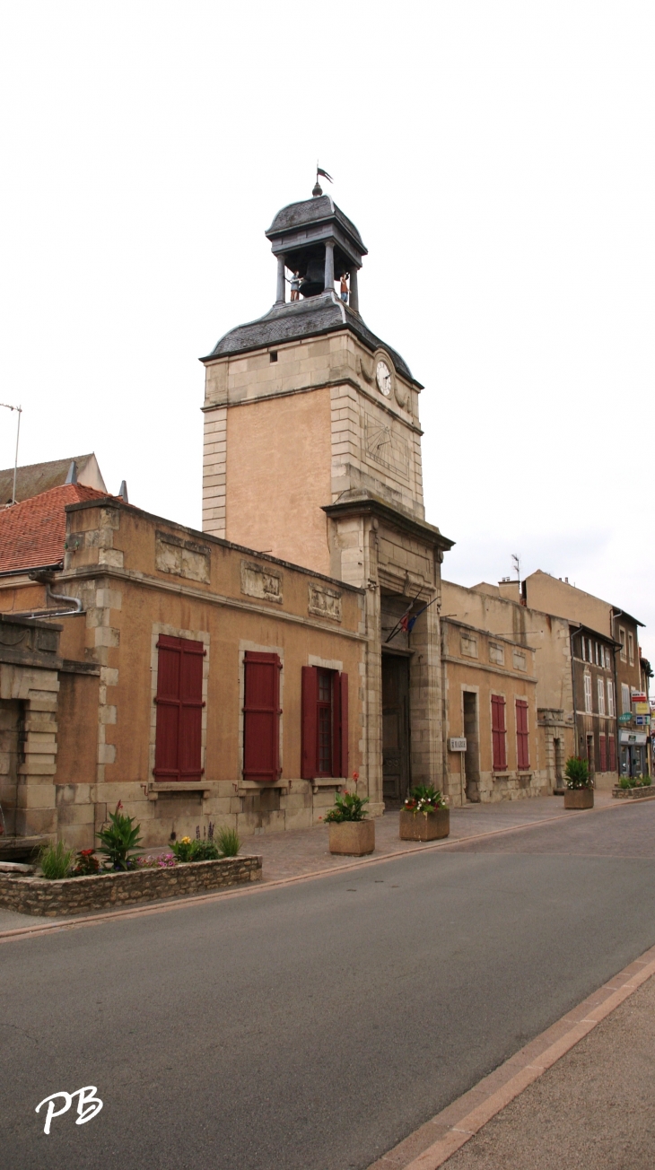 Mairie - Aigueperse