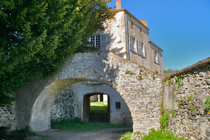 Chateau de Perpezat, APCHAT