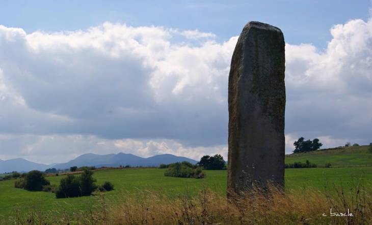 Le menhir de Fohet. - Aydat