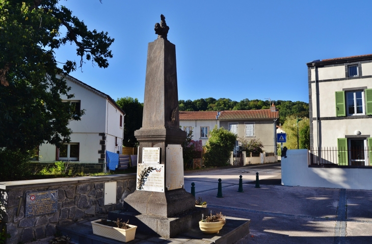 Rouillas-Bas ( Commune d'Aydat )( Monument-aux-Morts )