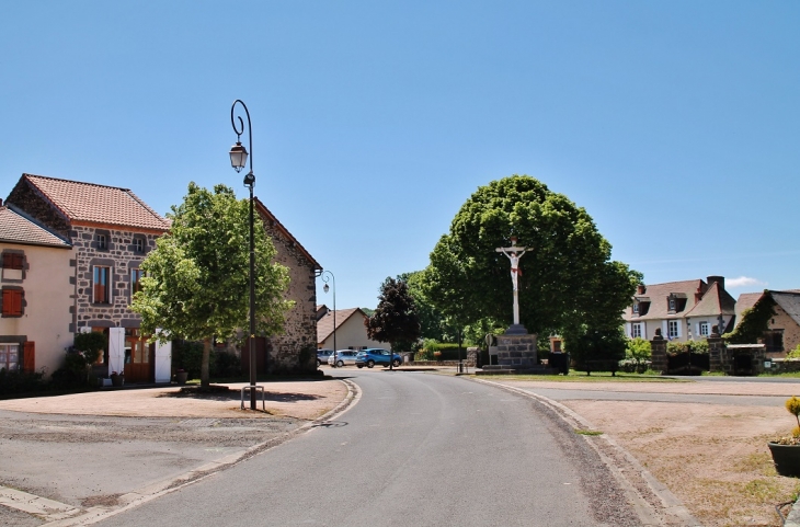 Le Village - Bromont-Lamothe