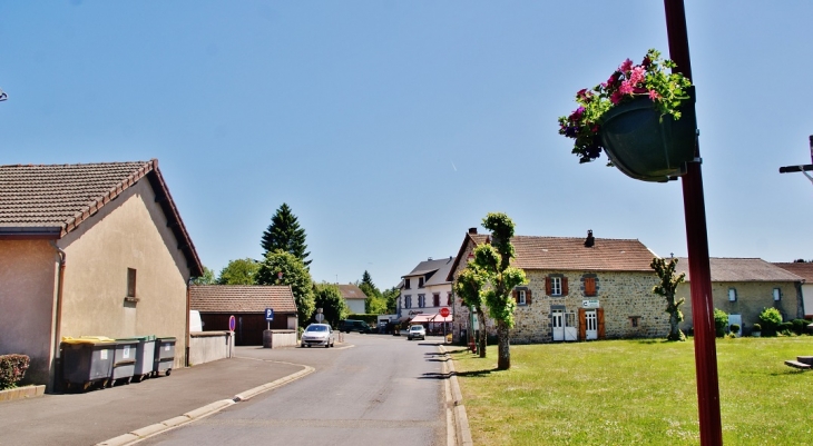 La Goutelle Commune de Bromont-Lamothe