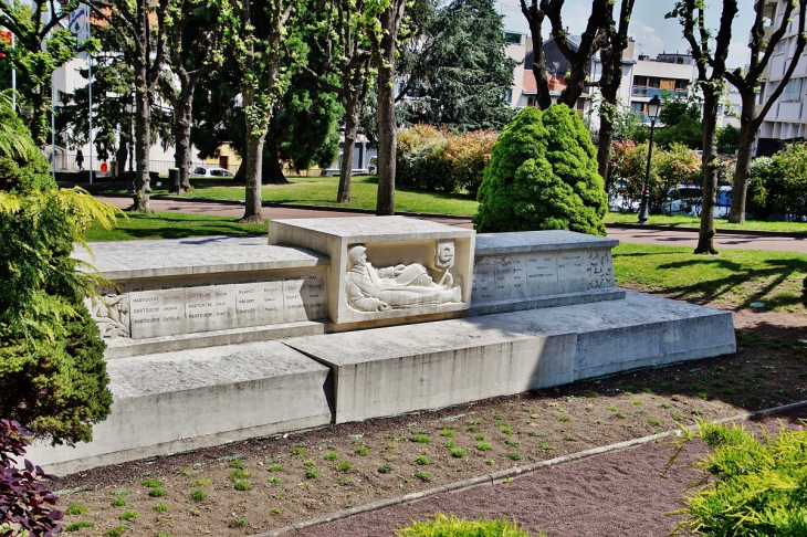 Monument-aux-Morts - Chamalières