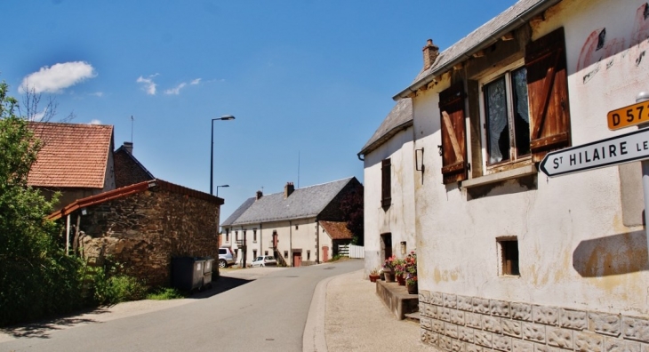 Le Village - Cisternes-la-Forêt