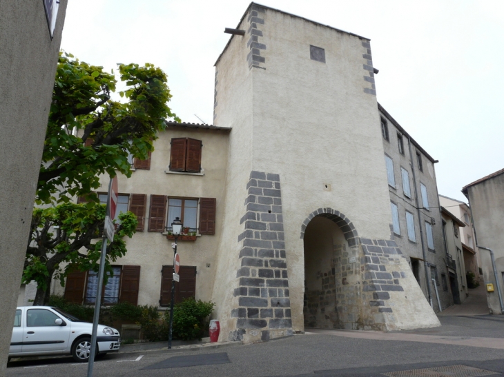 Rue de l'église - Cournon-d'Auvergne