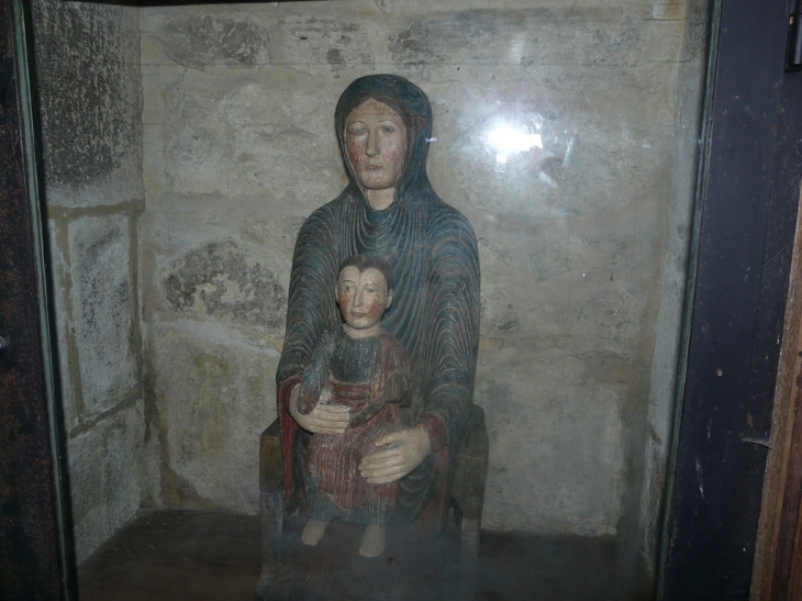 Statutaire en bois de la Vierge dans l'église - Heume-l'Église