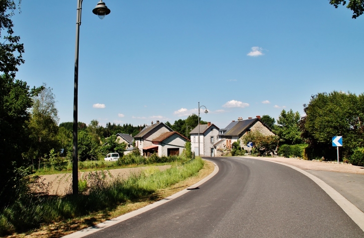 Le Village - La Celle