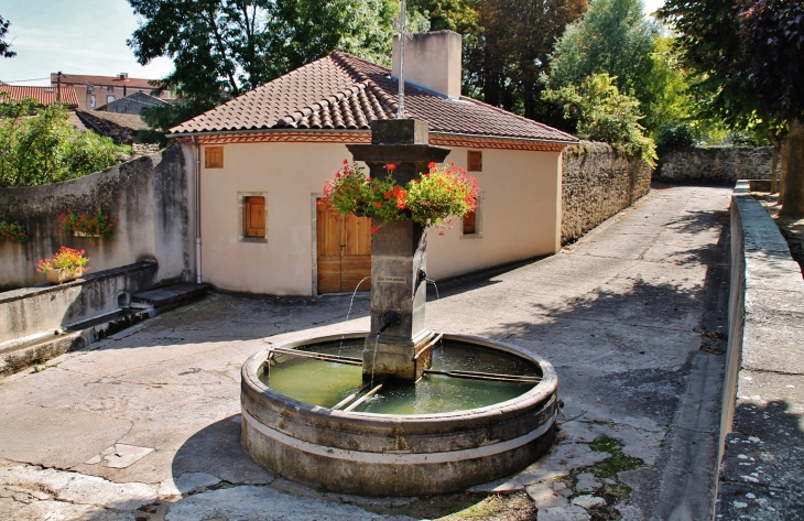 La Fontaine - Mareugheol