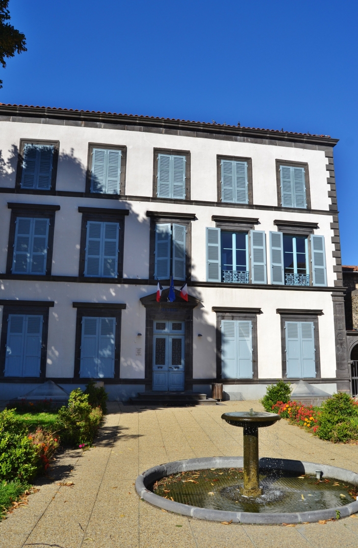 Photo à Mirefleurs (63730) La Mairie Mirefleurs, 223235