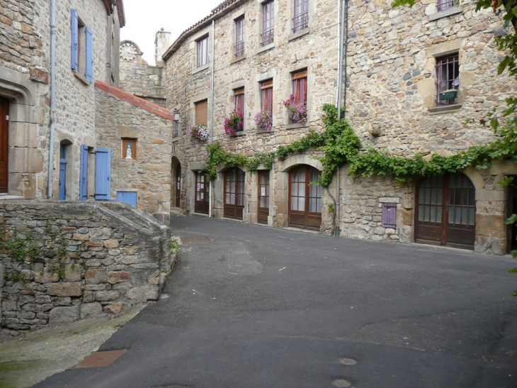 Rue principale - Montpeyroux