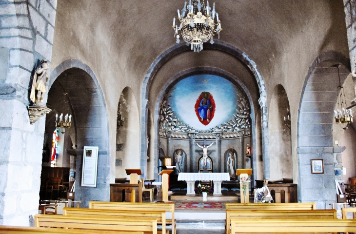  <<église Saint-Julien - Orcines