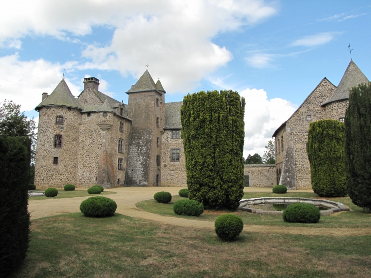 Château de Cordès - Orcival
