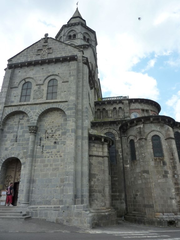 Orcival  : Basilique Romane Notre-Dame