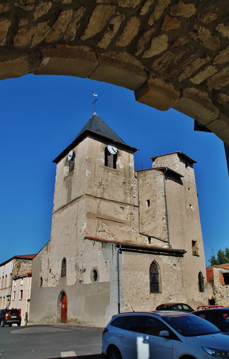 Ancienne porte d'Enceinte donnant sur l'église Ste Agathe - Pérignat-sur-Allier