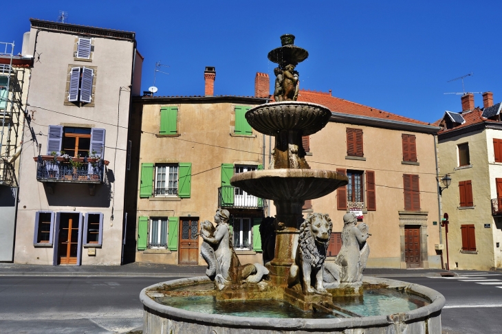 La Fontaine - Plauzat