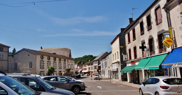 Le Village - Pontaumur