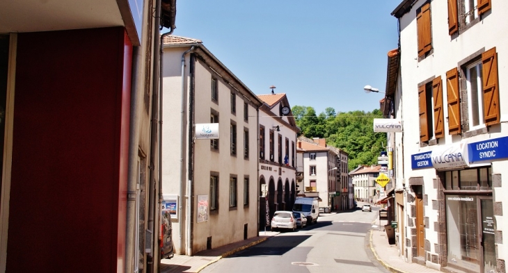 Le Village - Pontgibaud