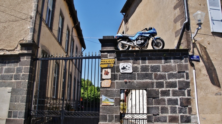 Le Village ( relais des Motards ) - Pontgibaud