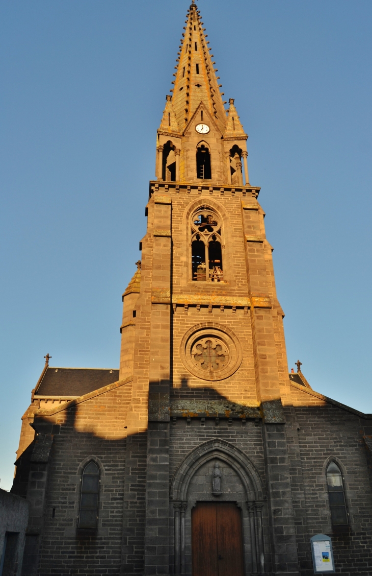 Eglise-st-amand - Saint-Amant-Tallende