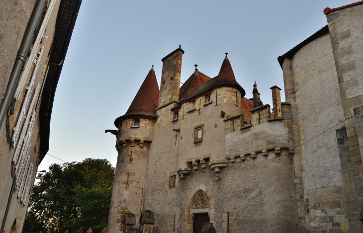 Le Château - Saint-Amant-Tallende