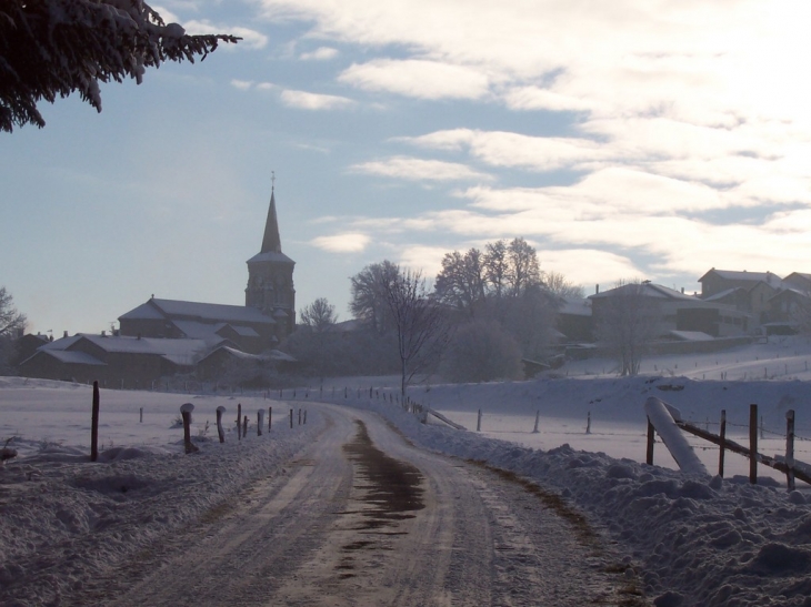 Le bourg sous la neige - Saint-Bonnet-le-Bourg