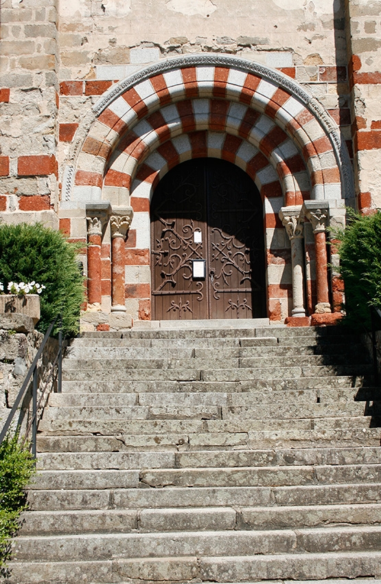 Portail de l'église - Saint-Dier-d'Auvergne