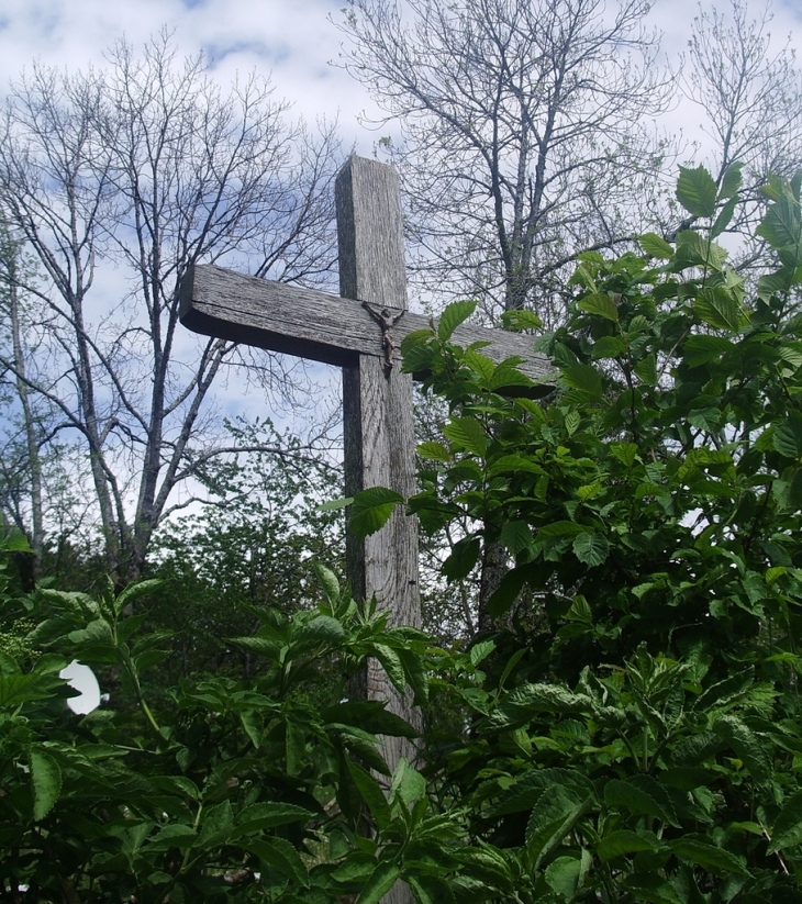 Croix de Maignal - St Genès - Saint-Genès-Champespe