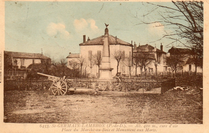 Place du marché au bois  vers 1900 - Saint-Germain-Lembron